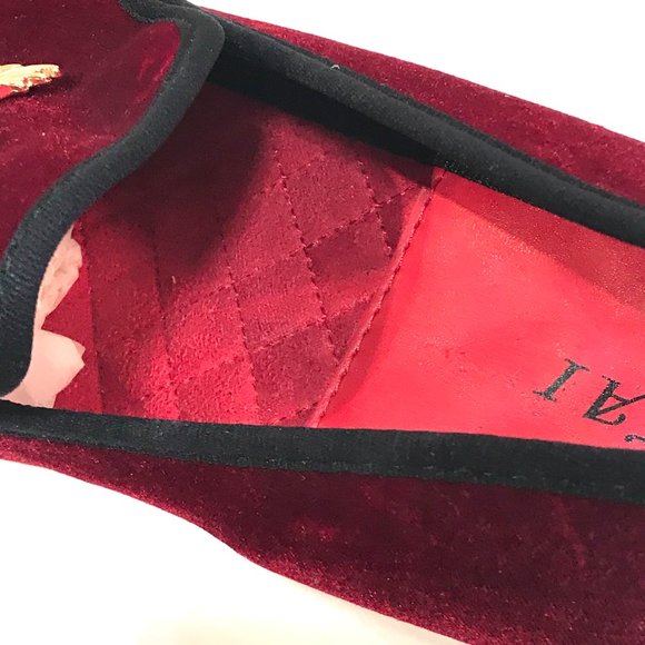 Jitai sz 9 1\2 velvet slip On loafer dress shoes red with gold crest studs - Picture 6 of 8